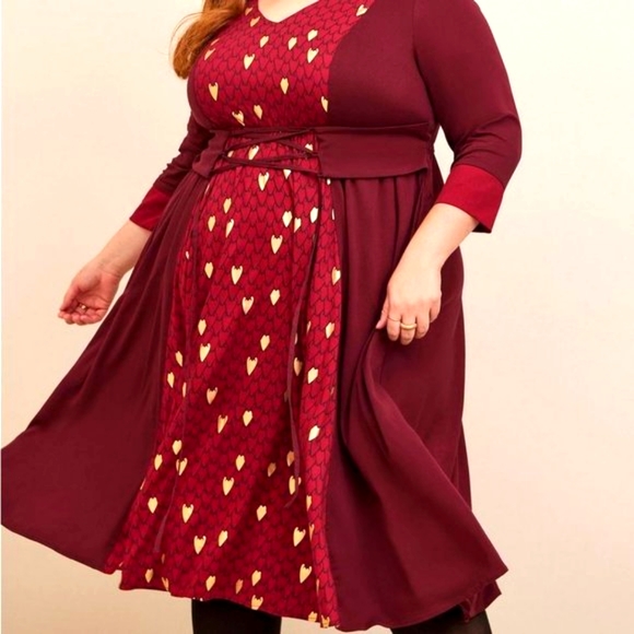 ❤️NWT VINTAGE TORRID DRESS GAME OF THRONES - HOUSE OF DRAGONS TARGARYEN SIZE 1X - Picture 3 of 10